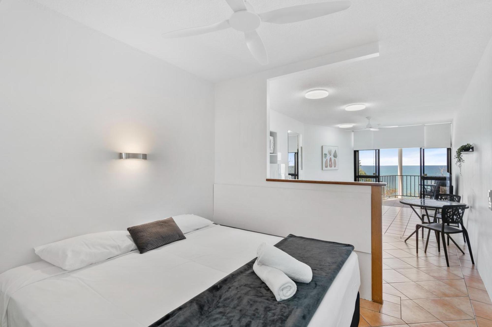 Amaroo At Trinity Aparthotel Trinity Beach Exterior photo