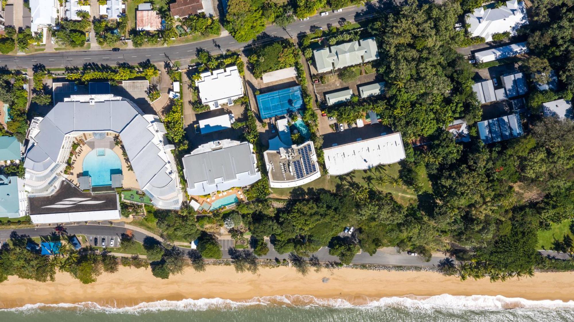Amaroo At Trinity Aparthotel Trinity Beach Exterior photo