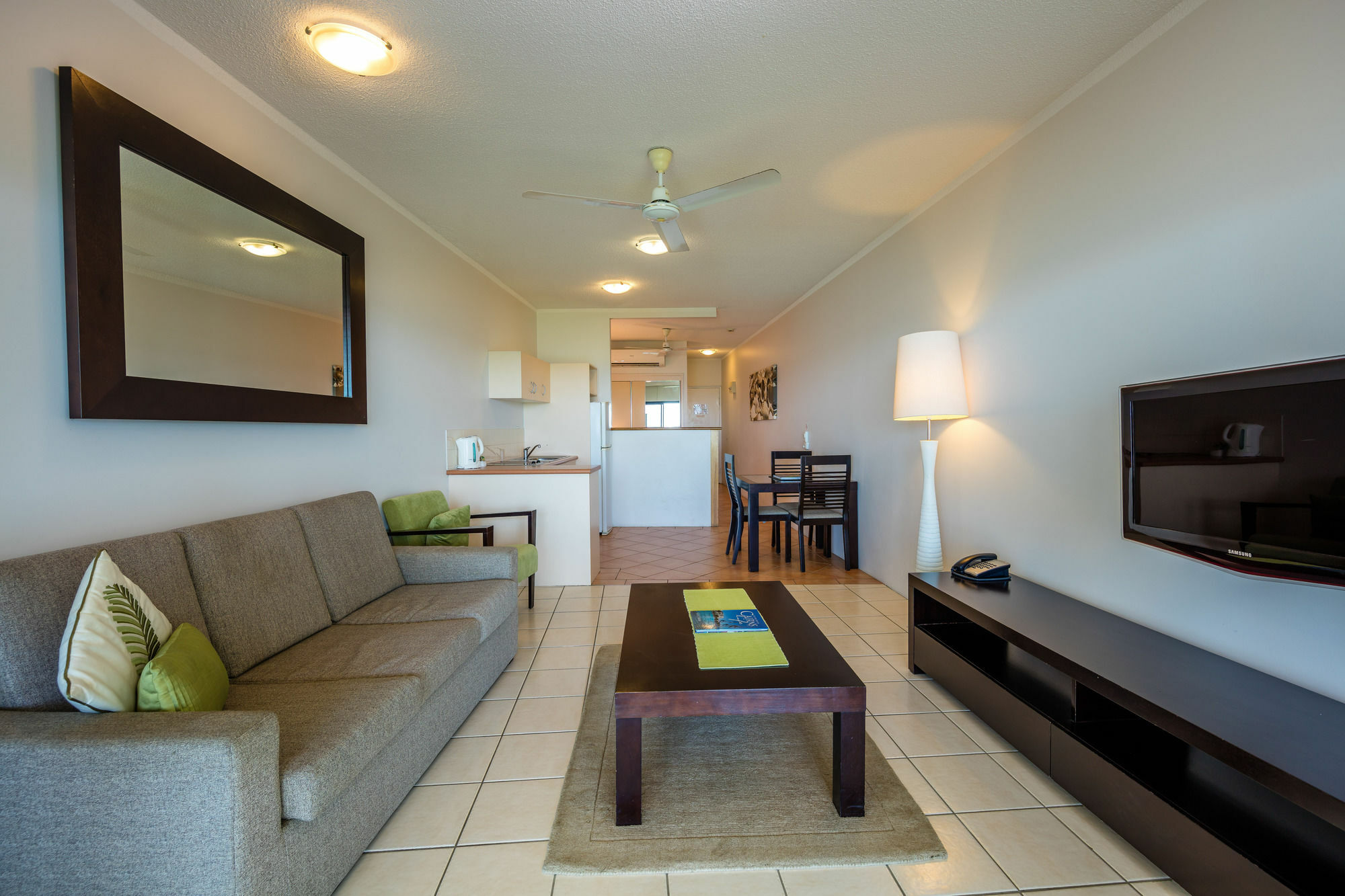 Amaroo At Trinity Aparthotel Trinity Beach Exterior photo