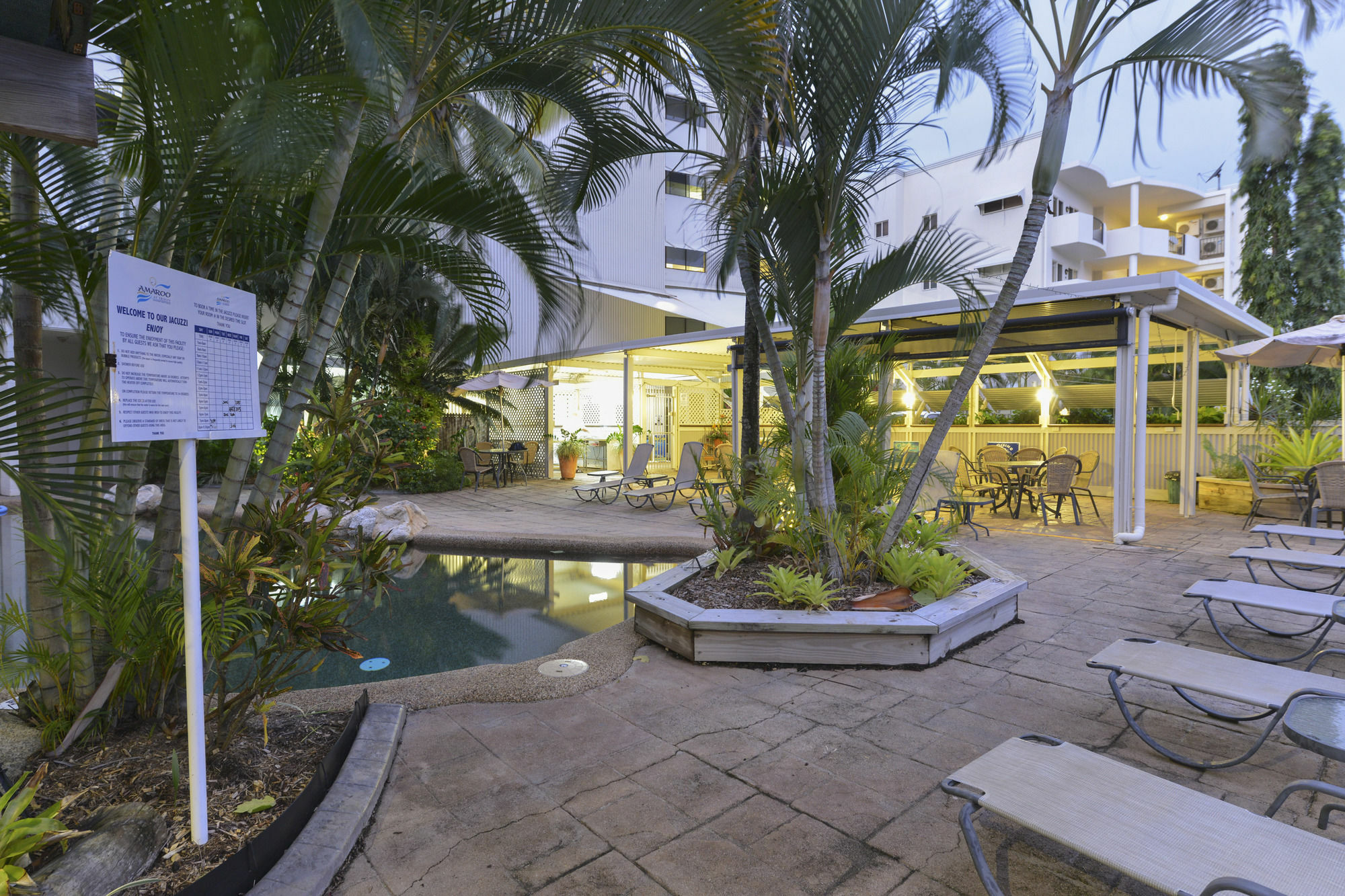 Amaroo At Trinity Aparthotel Trinity Beach Exterior photo