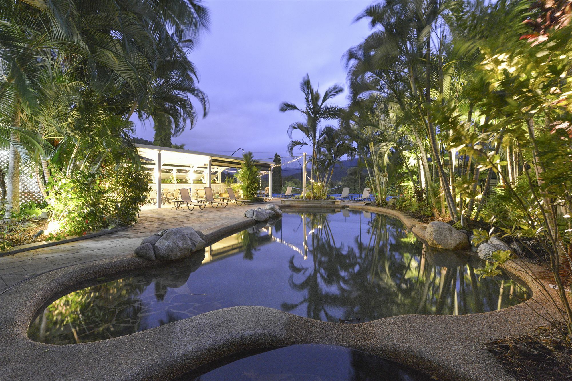 Amaroo At Trinity Aparthotel Trinity Beach Exterior photo
